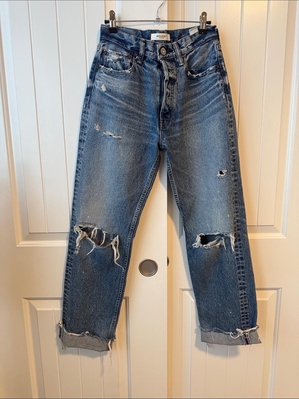 Moussy Distressed Boyfriend Jeans in Medium Blue Wash